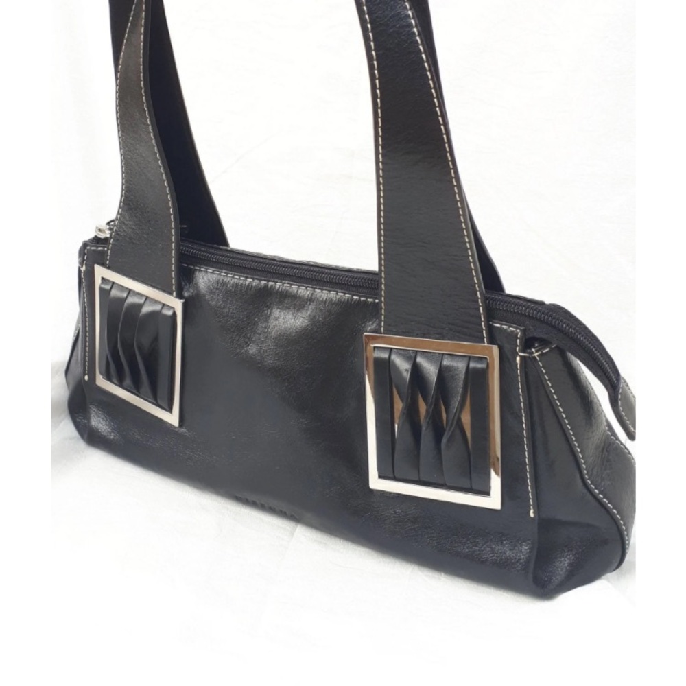 🌹Stunning Vintage Leather Handbag with Silver Accents